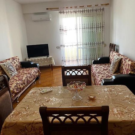 Appartamento Incantevole Con Posto Auto Privato Vlorë Buitenkant foto
