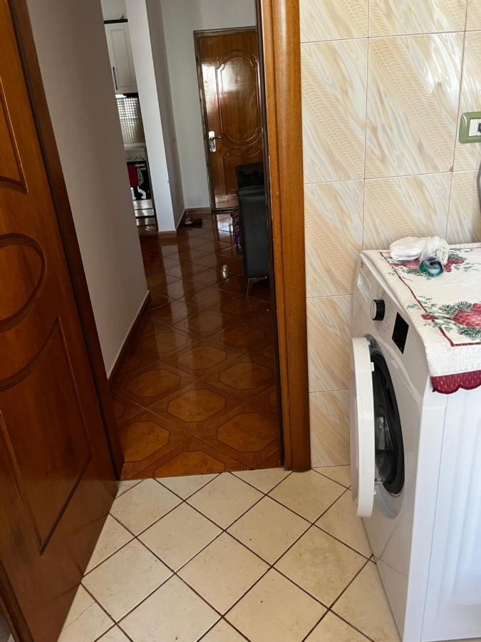 Appartamento Incantevole Con Posto Auto Privato Vlorë Buitenkant foto