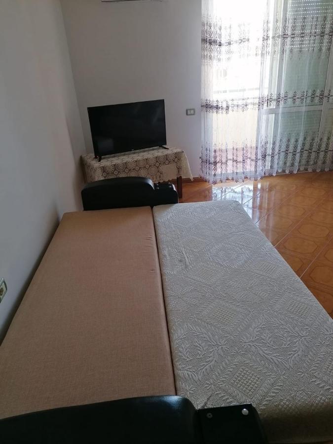Appartamento Incantevole Con Posto Auto Privato Vlorë Buitenkant foto