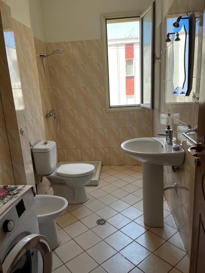 Appartamento Incantevole Con Posto Auto Privato Vlorë Buitenkant foto