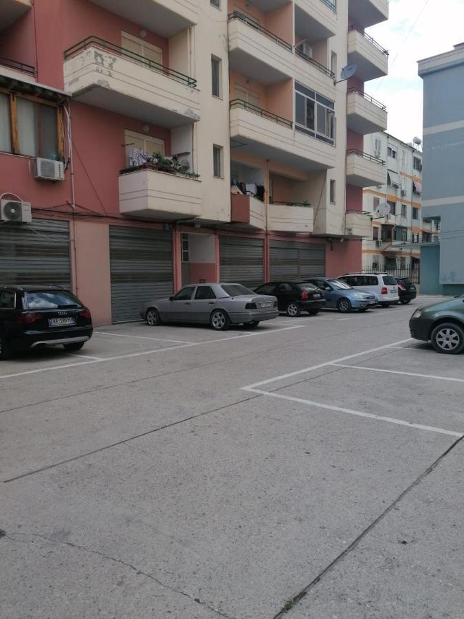 Appartamento Incantevole Con Posto Auto Privato Vlorë Buitenkant foto