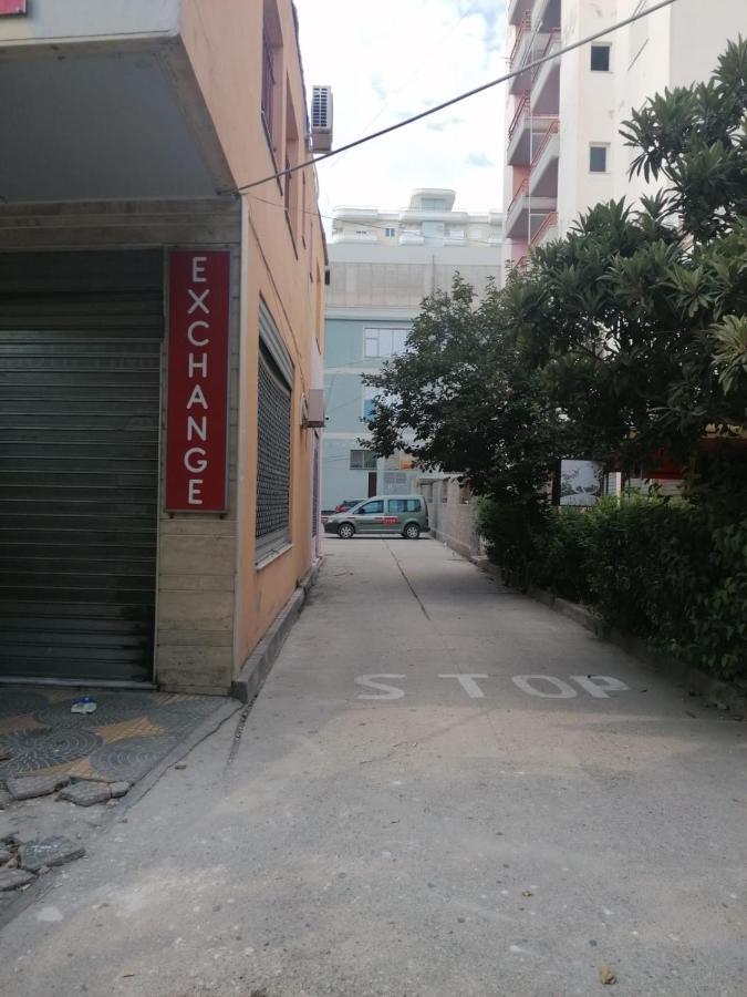 Appartamento Incantevole Con Posto Auto Privato Vlorë Buitenkant foto